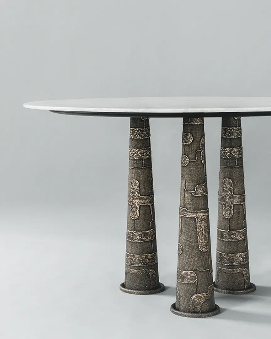 Maske Foyer Table