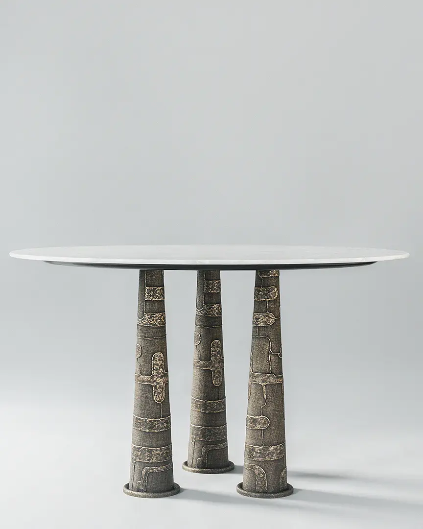 Maske Foyer Table